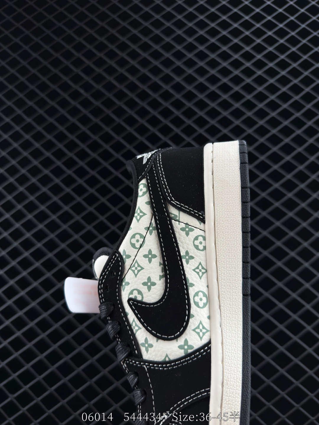 Nike Air Jordan 1 x Travis Scott AJ1